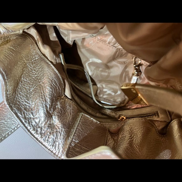 Michael Kors Gold Metallic Pebble Leather Shoulder Bag with gold hardware - Picture 7 of 16